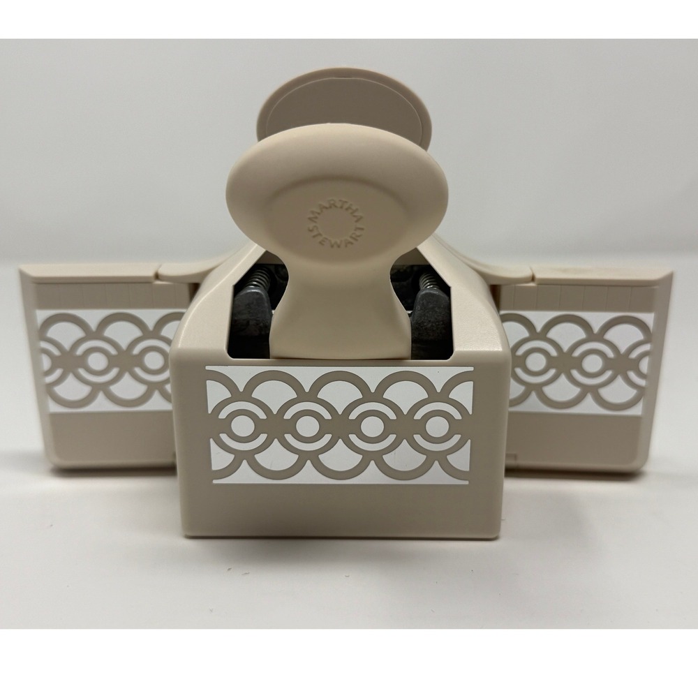 Martha Stewart Crafts Deep Edge Punch – Geometric Medallion - Discontinued